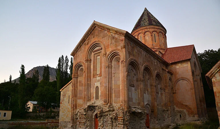 Macahel (Camili) Bölgesi